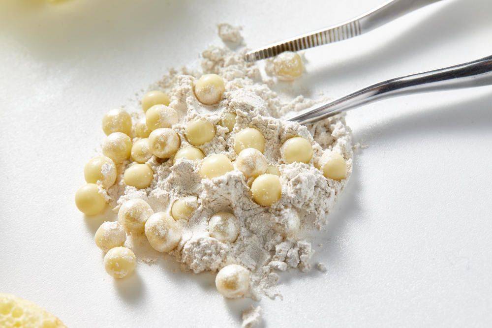 Pearlized Callebaut White Chocolate Crispearls